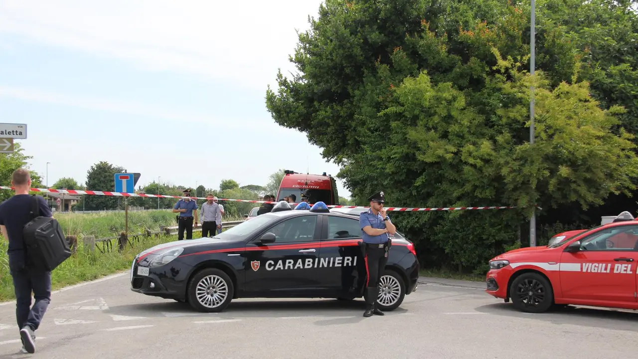 Il punto dove si stanno concentrando le ricerche del cadavere della vittima del delitto di San Stino (foto Bortoluzzi)