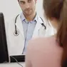 Un medico in ambulatorio. Ecco come funzionano le case di comunità