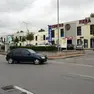 NELLA FOTO VIALE IV NOVEMBRE NEL QUARTIERE FIERA, DOVE ANDREA RIGO E' STATO CENTRATO AL CAPO DA UN CARTELLO STRADALE DIVELTO DA UN'AUTO