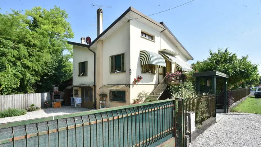 L'abitazione della famiglia Buosi a Tezze di Vazzola (foto Cavicchi/Macca)