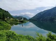 Una veduta del lago del Corlo