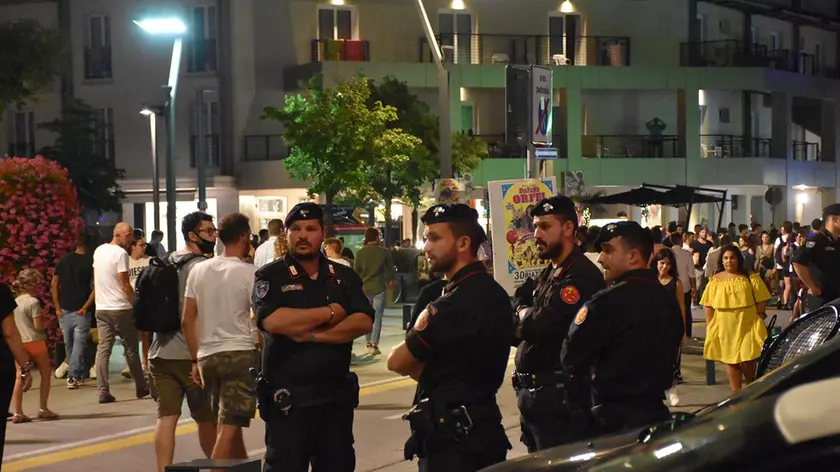 Controlli delle forze dell'ordine a Jesolo durante la movida