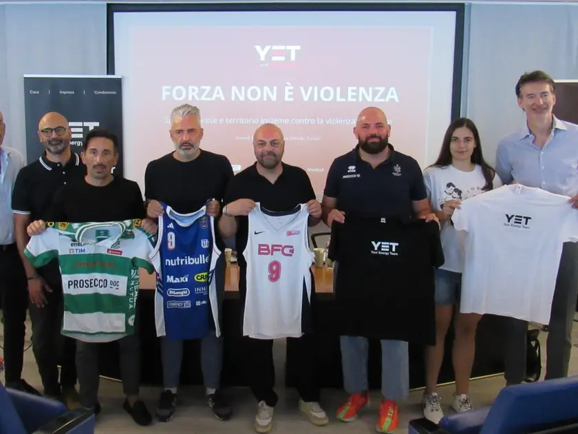 I rappresentanti delle società coinvolte all’interno del progetto "Forza non è violenza"