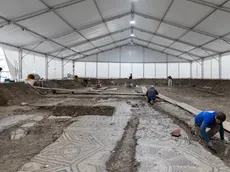 Archeologi impegnati negli scavi