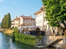 L'esterno del locale "La Me Diga" di Nervesa