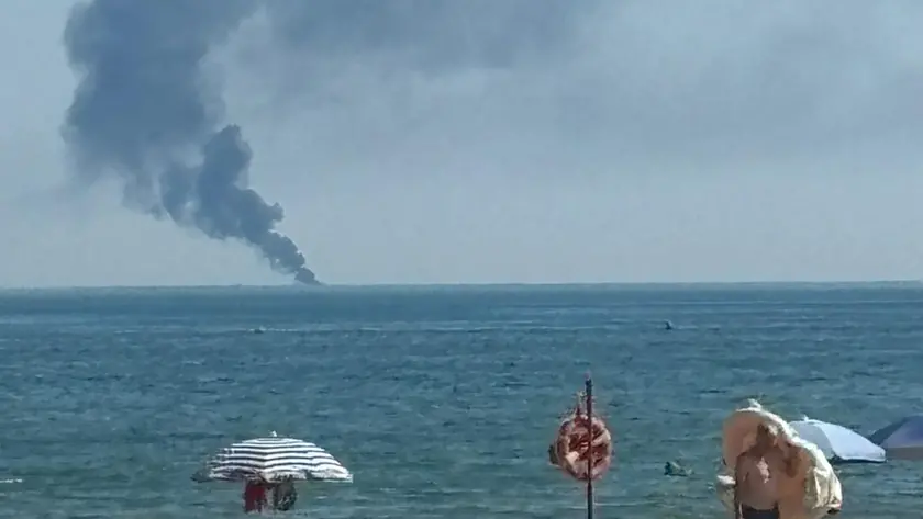 Il fumo visibile dalla costa