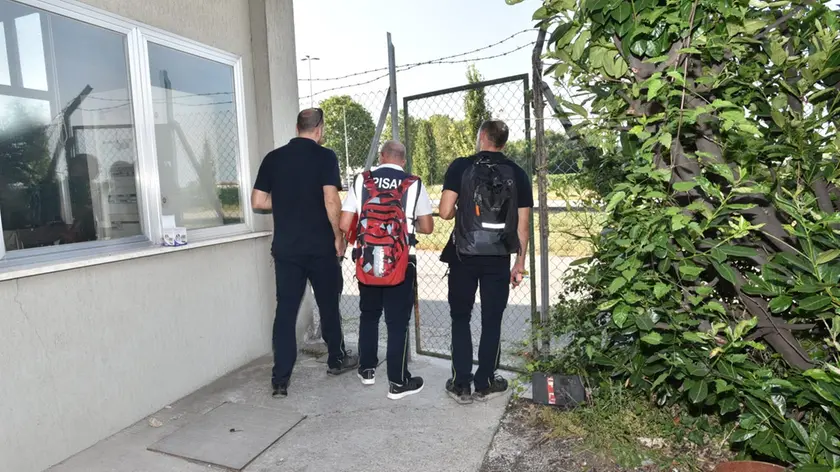 Investigatori dello Spisal a Susegana dopo la tragedia