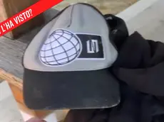 Il cappellino sequestrato dai carabinieri