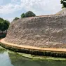 Il nuovo camminamento alla base del bastione San Tomaso