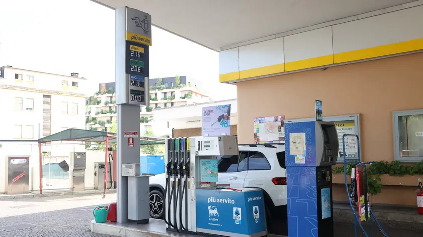 Fine del taglio delle accise: a Treviso la benzina è sopra i 2 euro