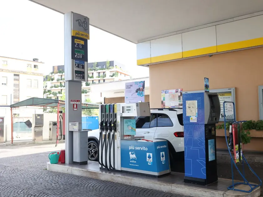 Fine del taglio delle accise: a Treviso la benzina è sopra i 2 euro