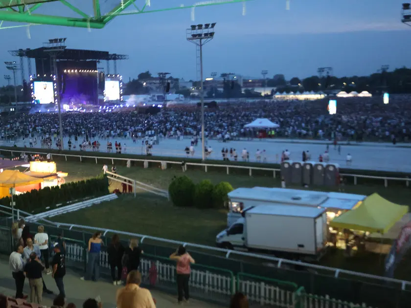 L'ippodromo Sant'Artemio di Treviso in occasione del concerto dei Pinguini tattici nucleari