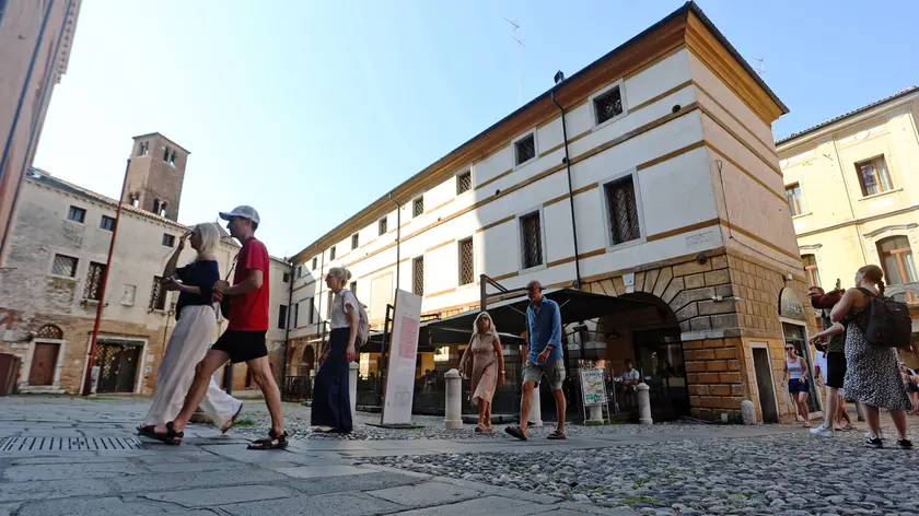 Il palazzo in centro dove si trova La Pace