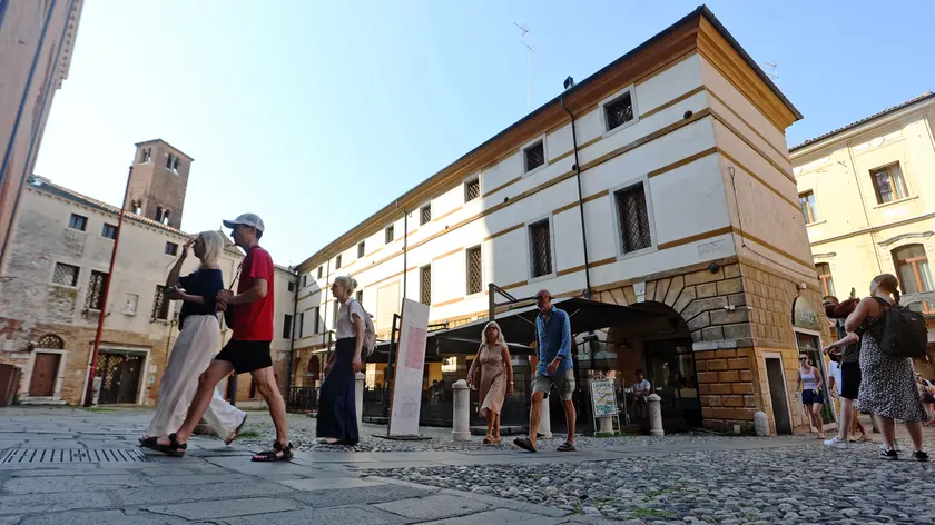 L'edificio in piazza Monte di pietà