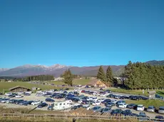 Cansiglio parcheggio pieno di turisti