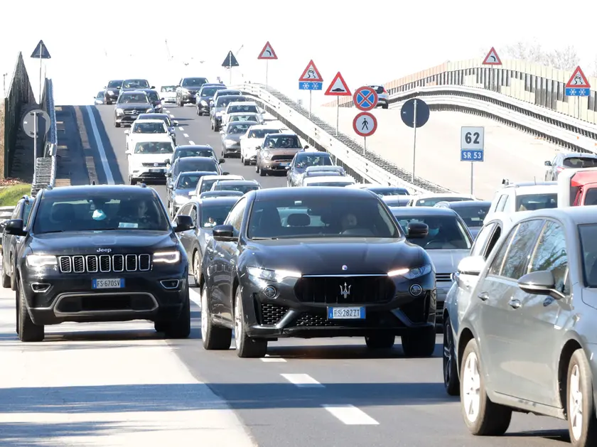 Traffico lungo la Treviso Mare