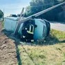 Il furgone uscito di strada (credit: vigili del fuoco)