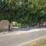 Parte del muro di cinta crollato (foto Maccagnan)