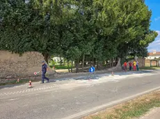 Parte del muro di cinta crollato (foto Maccagnan)