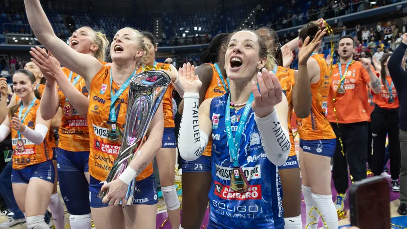 Le Pantere festeggiano per uno dei trofei conquistati