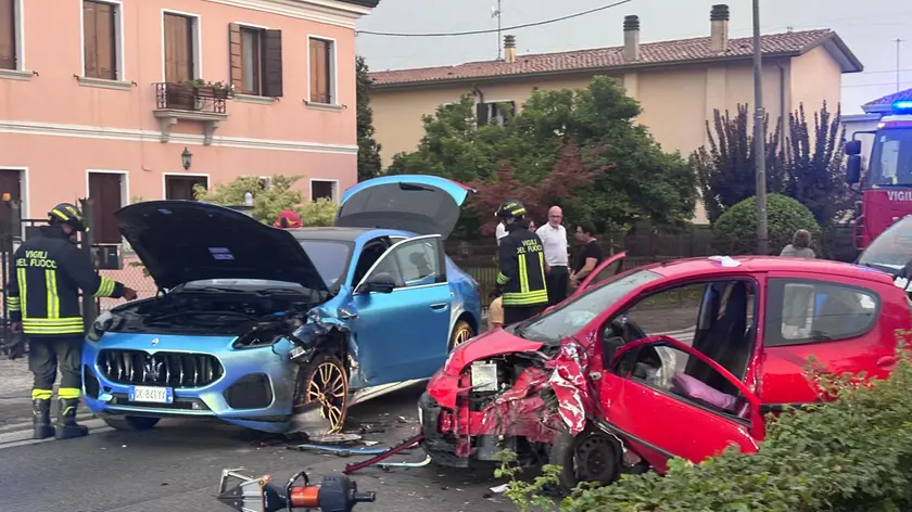 Le auto coinvolte nell'incidente in viale Brigata Marche