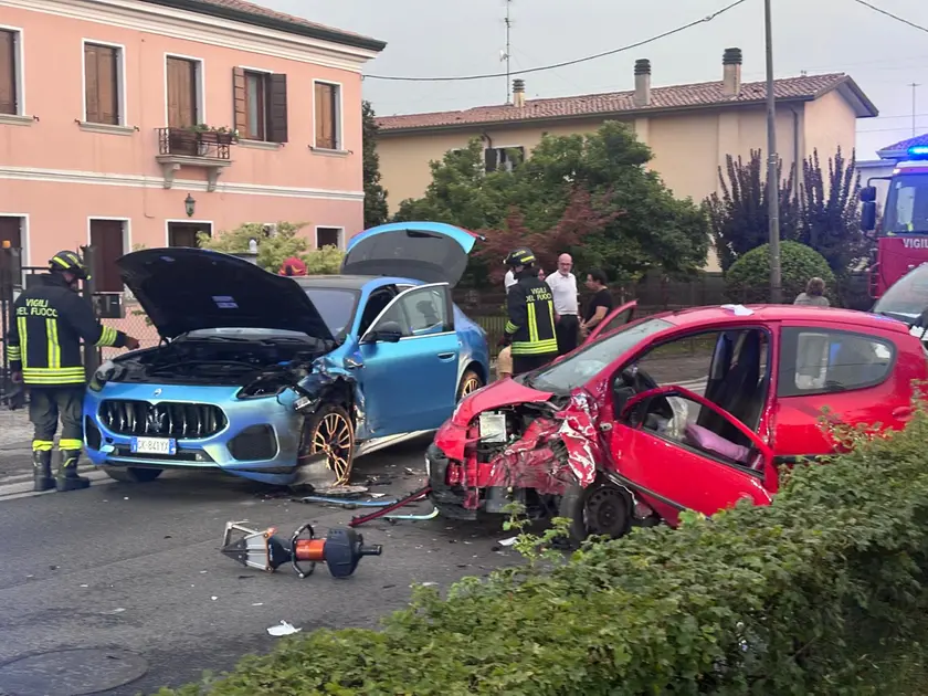 Le auto coinvolte nell'incidente in viale Brigata Marche