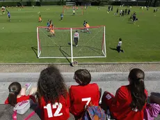 Una partita di giovani calciatori
