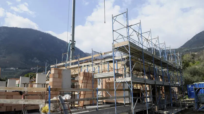 belluno cantiere edile simbolo