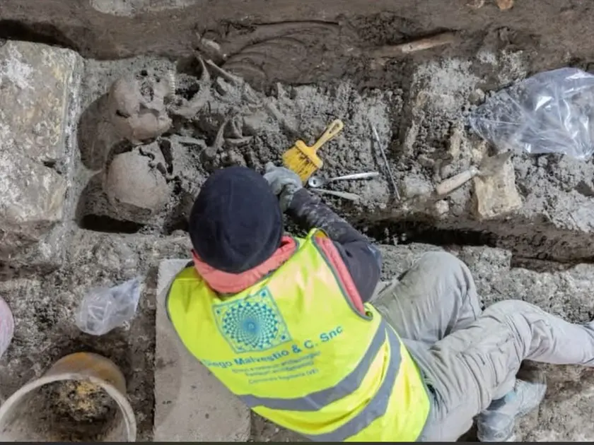 Gli scavi in corso nell’area delle sepolture della basilica paleocristiana