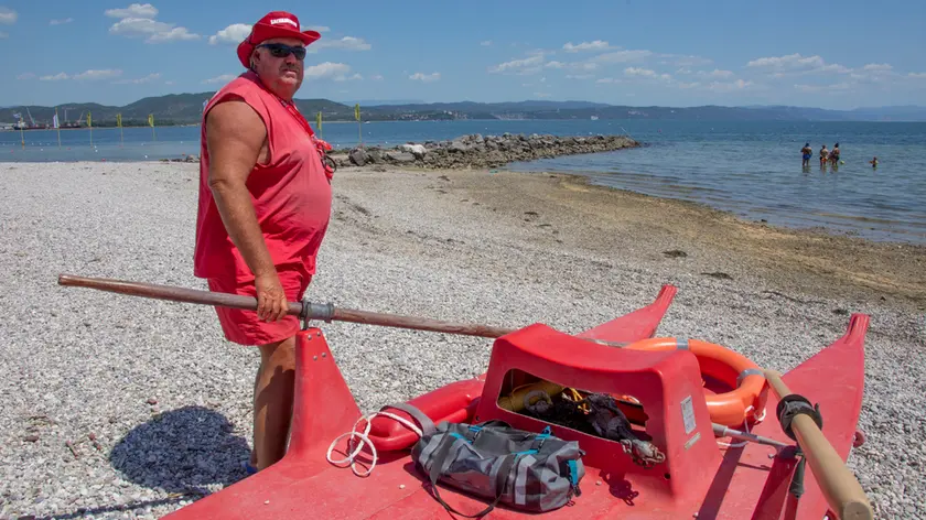 Il bagnino Denis Poropat a Marina Julia (foto Katia Bonaventura)