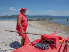 Il bagnino Denis Poropat a Marina Julia (foto Katia Bonaventura)