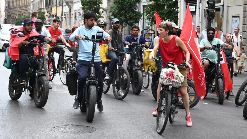 Sciopero rider Glovo e Deliveroo
