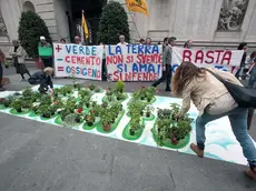 2016 PADOVA - FLASH MOB LEGAMBIENTE CONTRO CEMENTIFICAZIONE