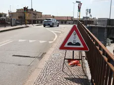 La rampa del cavalcavia della stazione dal lato di Sant'Antonino