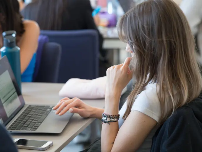 Intelligenza artificiale nelle scuole: i dati del Veneto