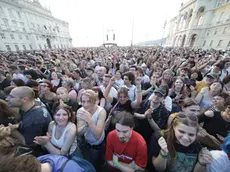 Il pubblico pronto per il concerto dei Gorillaz (Lasorte)