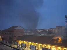 La colonna di fumo è stata vista in tutta la città