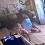 Un frame del video della rissa