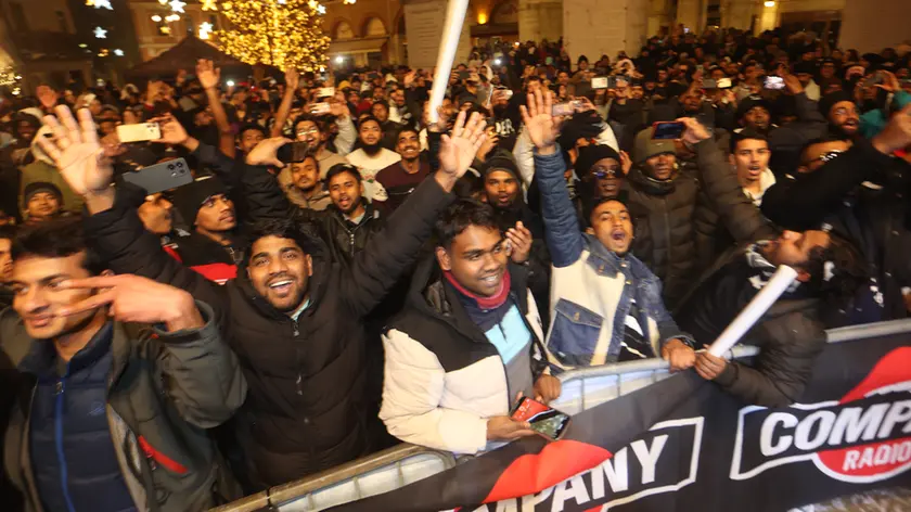 Il Capodanno in piazza a Treviso con bengalesi e pakistani in prima fila