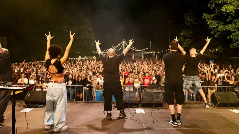 I 99 Posse sul palco del Summer Nite Love Festival di Mogliano