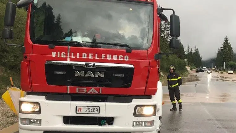Pompieri ad Auronzo per la frana