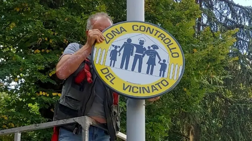 Il cartello che segnala il gruppo di Controllo del vicinato