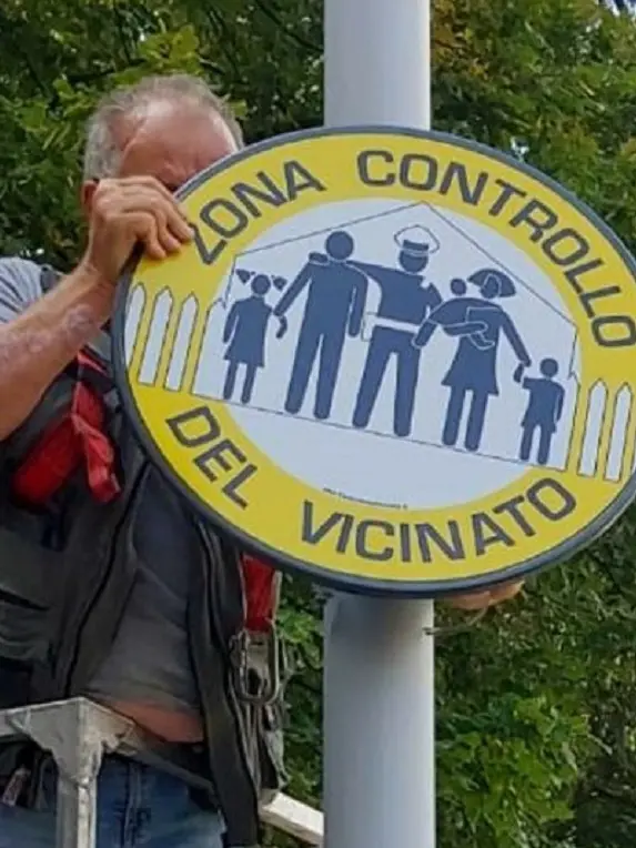 Il cartello che segnala il gruppo di Controllo del vicinato
