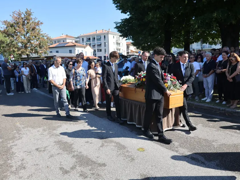 L'arrivo del feretro