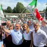Giovanni Manildo durante la campagna elettorale per le regionali