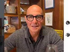 Stanley Tucci all’interno del ristorante