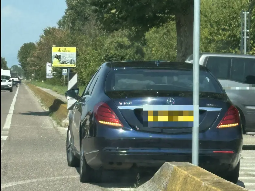 Una delle auto sospette che il cittadino ha segnalato
