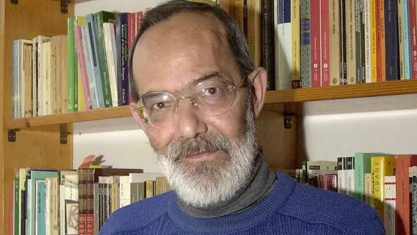 Rocco Verna, professore del Duca morto a 77 anni