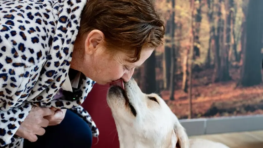 Barbara Guerra con la sua labrador Joy