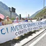 Lo striscione del Comitato Fadalto
